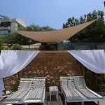 The Ray Hotel And Studios