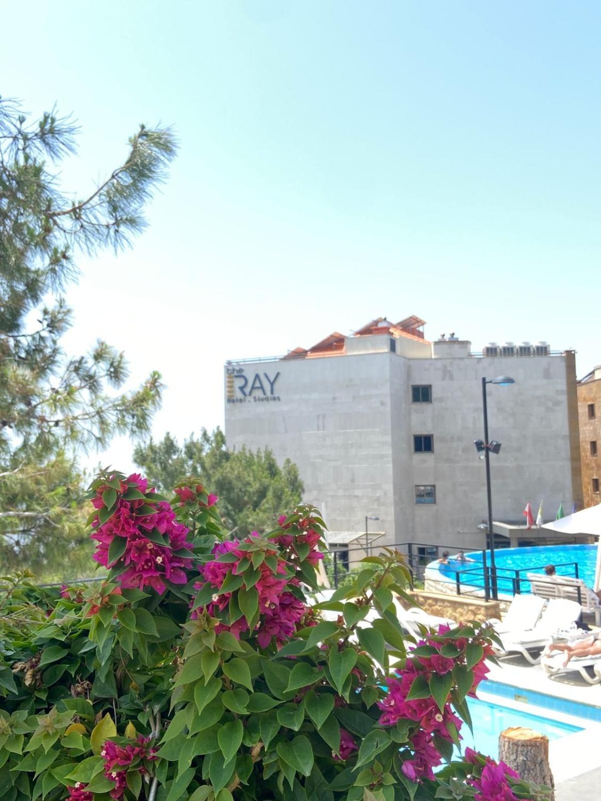 Hotel The Ray And Beirut