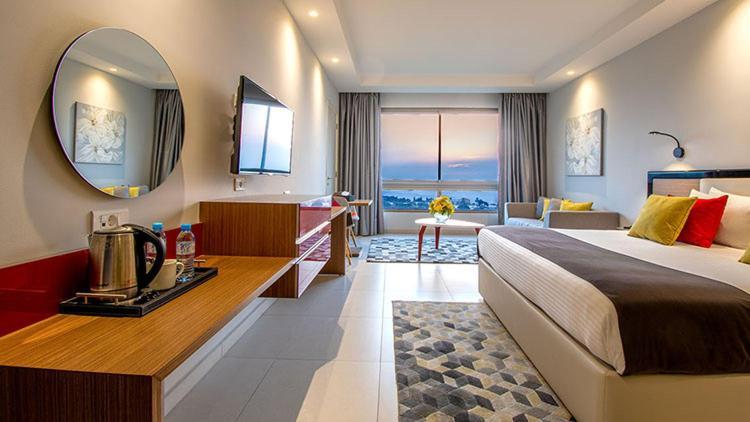 Hotel The Ray And Beirut